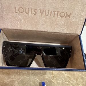 Perfect Louis Vuitton Waimea Sunglasses - image 1